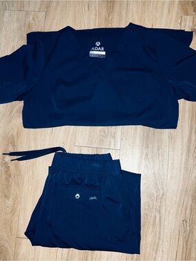 Adar Pro Scrub Set. Navy. Large.